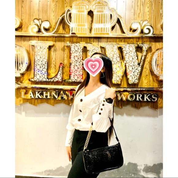 V-neck Stylish Women’s Top! - Picture 9 of 9